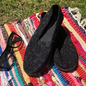 Black Lacey Airwalks